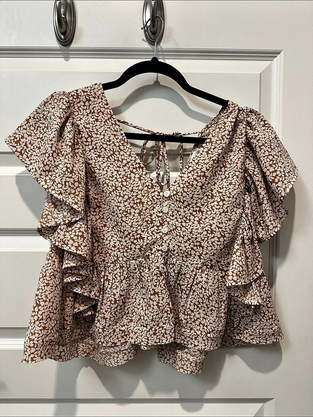 Vestique Floral Ruffle Blouse in Brown & White